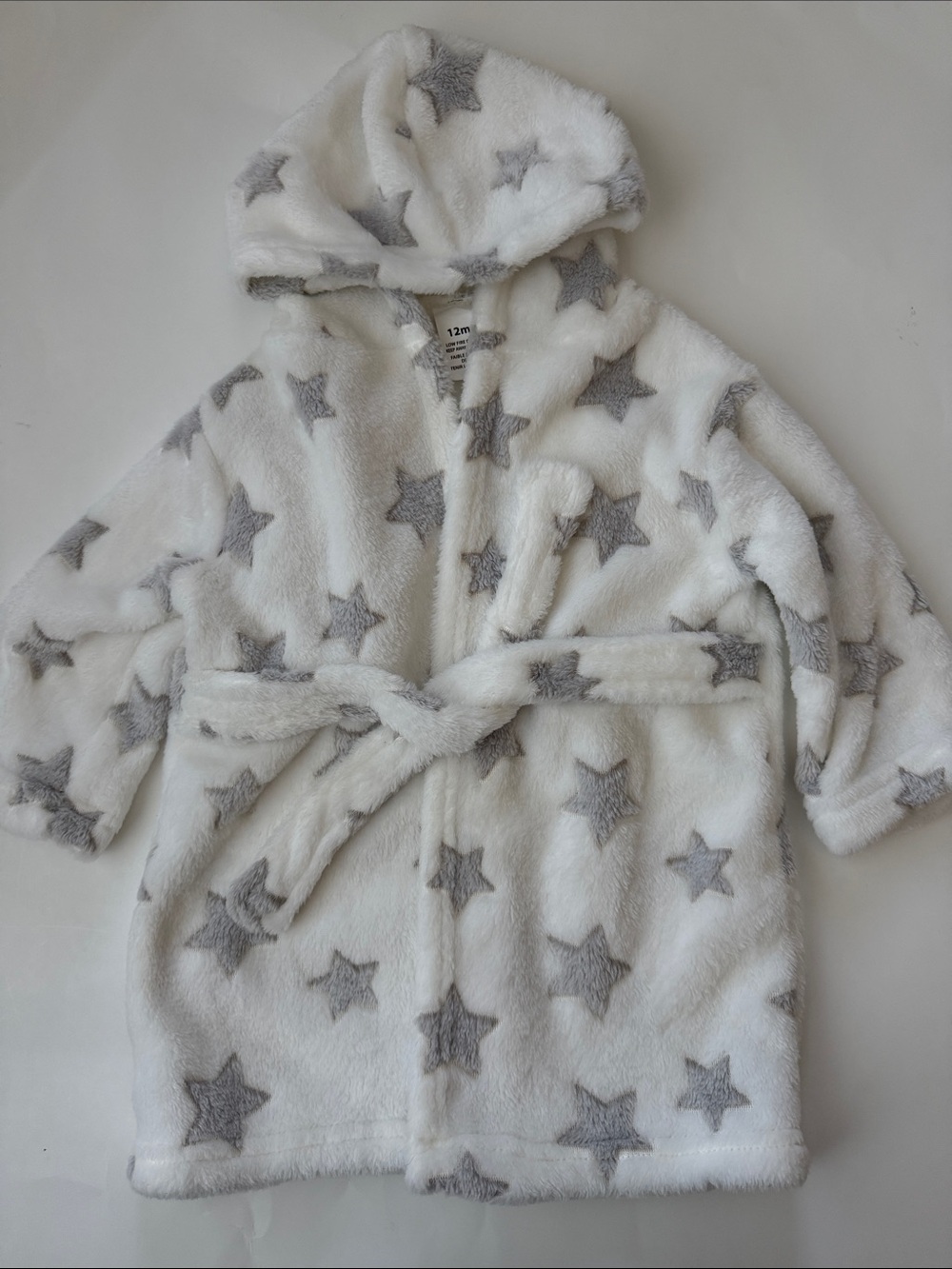 Blankets & beyond Kids Hooded Star Robe - White with Gray Stars size 12 M